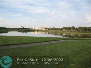 Foto del edificio - 1417 Meadows Cir