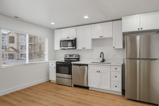 Building Photo - 1298 Sage Dr