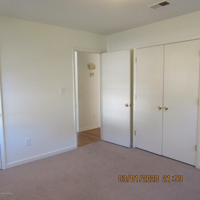 Building Photo - 715 Montclair Dr