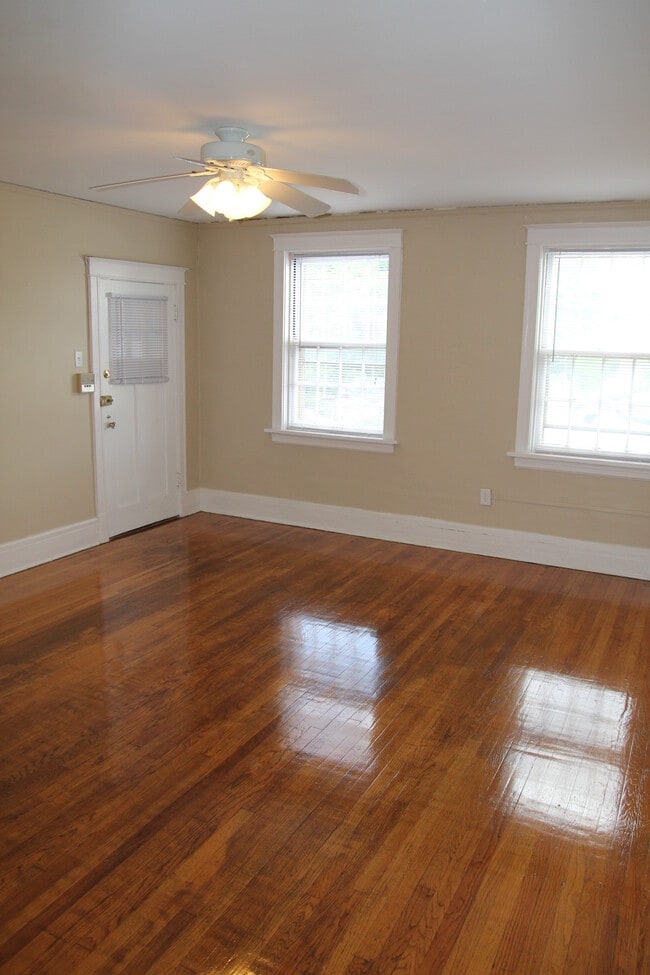 Building Photo - 554 Limit Ave