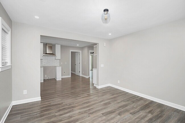 Foto del edificio - 4044 Dinglewood Ave