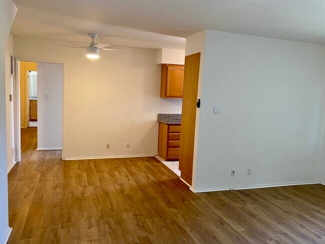 Comedor / Cocina - 556 N Croft Ave