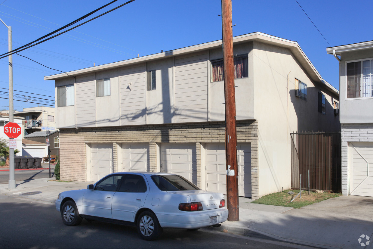 Building Photo - 3100 E 10th St
