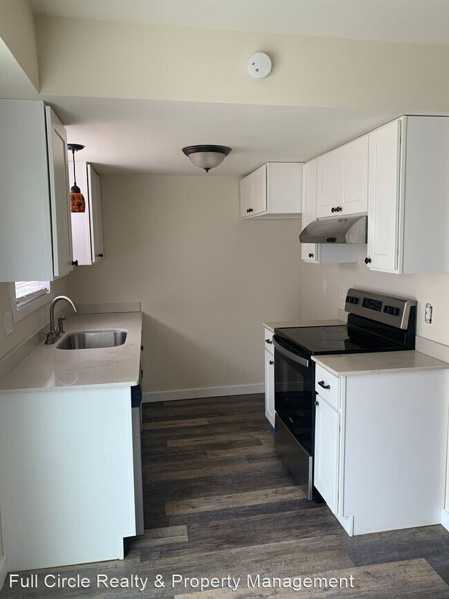 3 br, 1.5 bath House 340 S. Saint House for Rent in