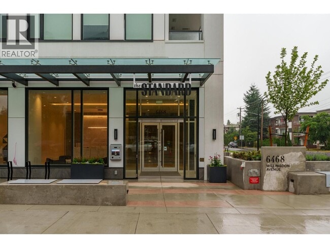 Building Photo - 6468-6468 Willingdon Ave