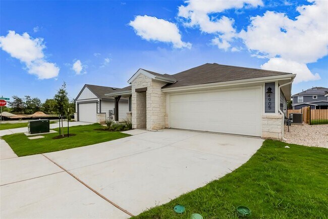 Foto del edificio - 4905 Hazelnut Ln