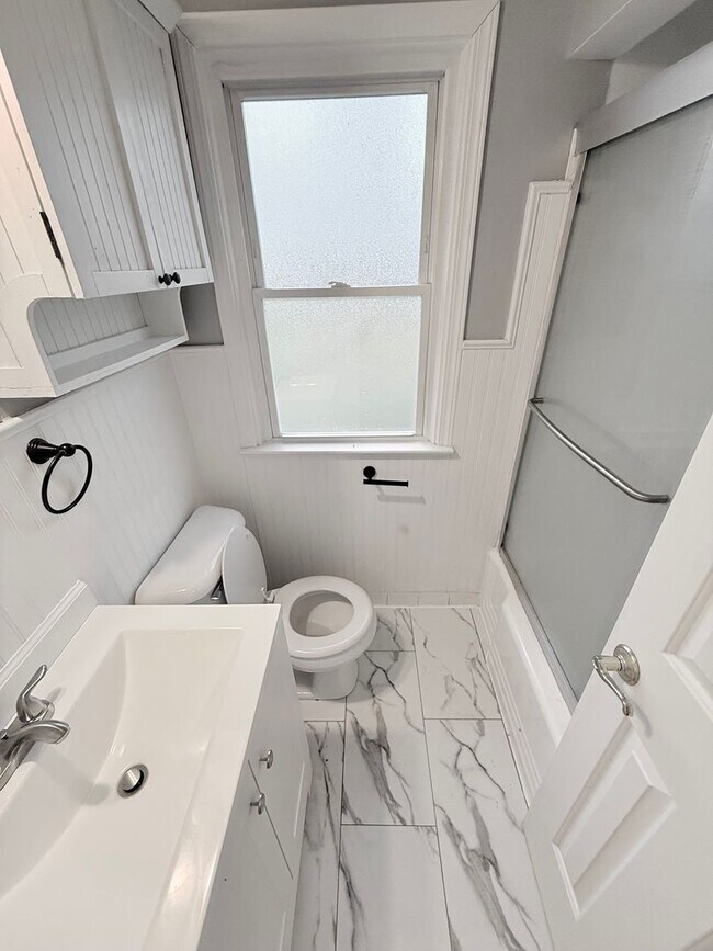 Foto del edificio - 3 bd 2 bath Ranch in Willoughby