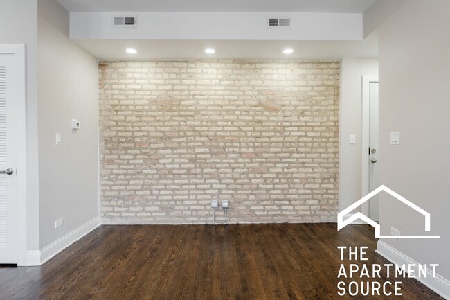 Building Photo - 2228 N Sawyer Ave