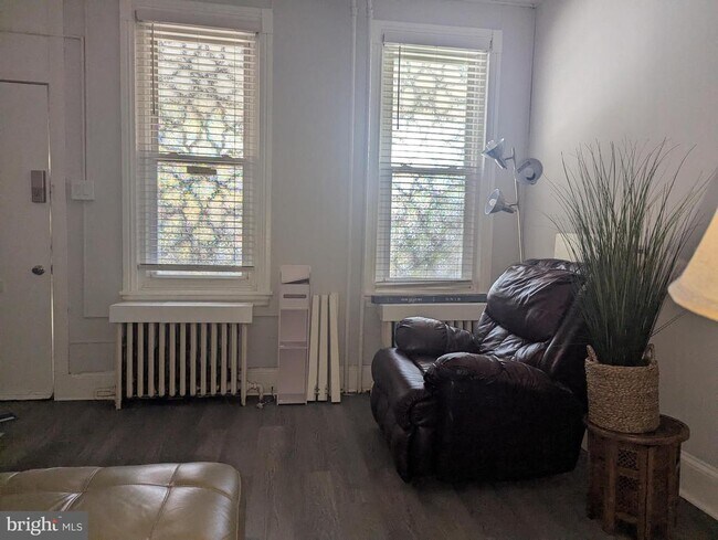 Foto del edificio - 657 N 37th St