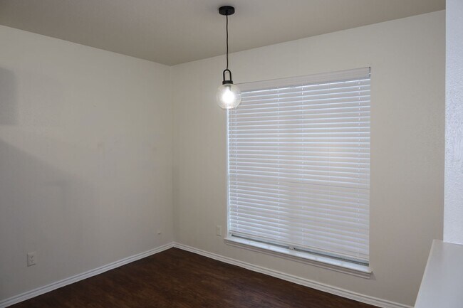 Foto del edificio - Downtown / Riverside Townhome - 2BD/2.5BA ...