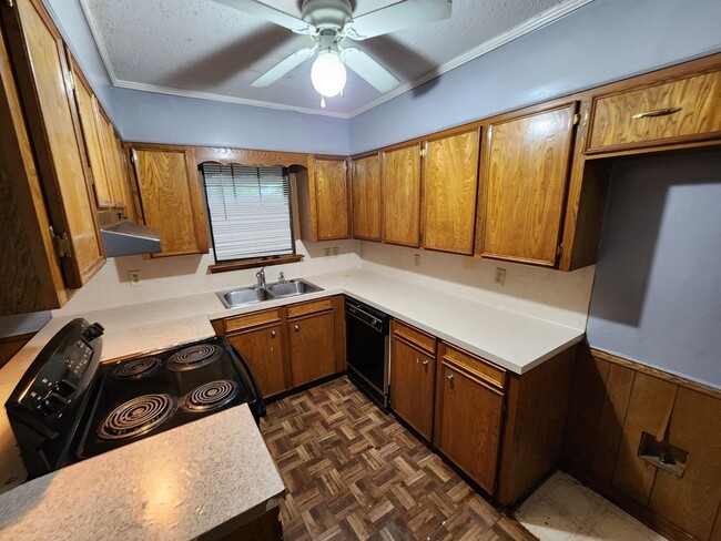 Building Photo - 4215 Scenic Dr
