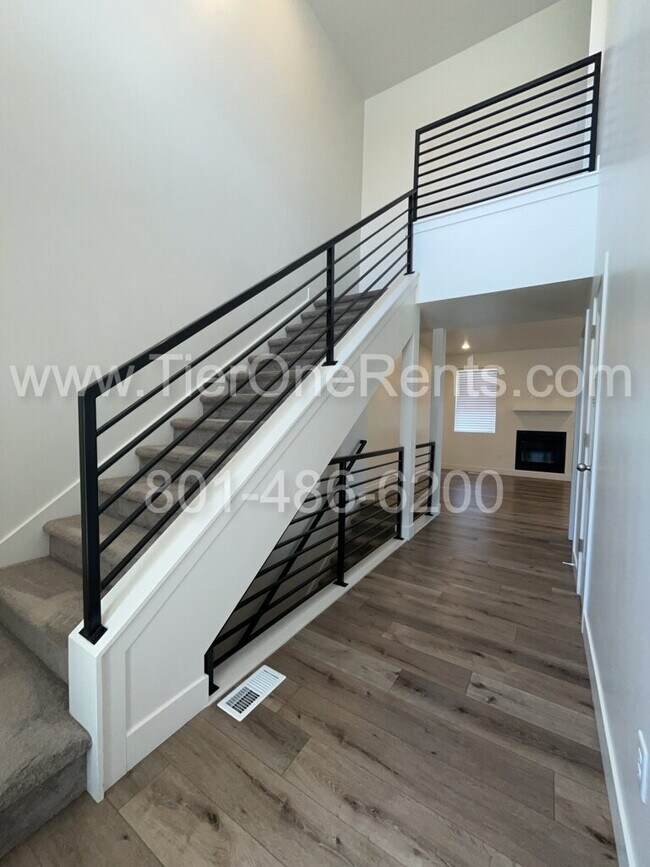 Building Photo - NO DEPOSIT option available for qualified ...