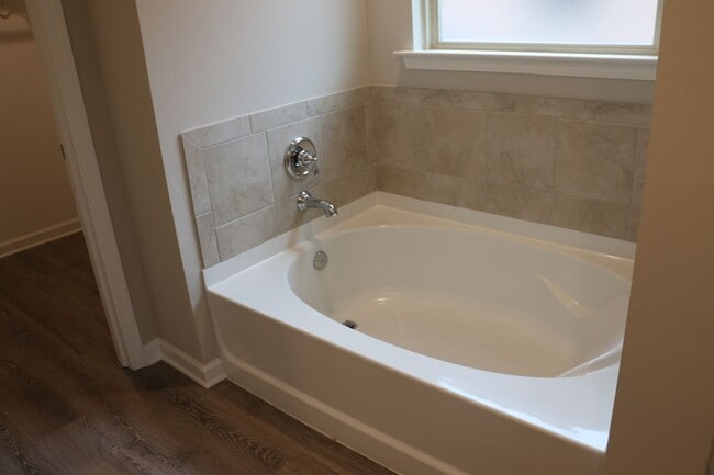 Foto del edificio - 4BR/3BA NEW CONSTRUCTION IN GONZALES