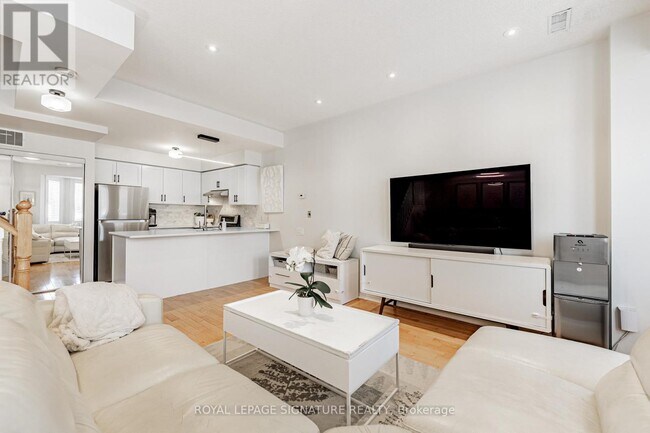 Photo du bâtiment - 760-760 Lawrence Ave W