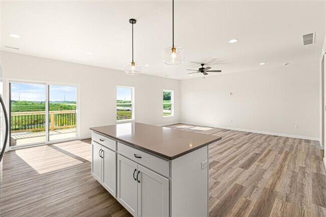 Foto del edificio - New Two Story Townhome!