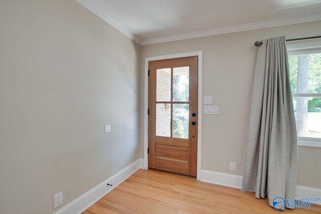 Foto del edificio - 211 Wingate Ave SW