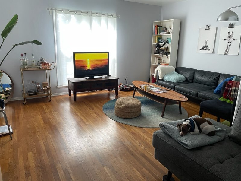 Foto principal - 10831 La Grange Ave