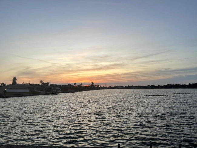 Building Photo - 546 SE 5th Ave