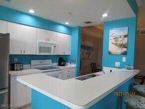 Building Photo - 8076 Queen Palm Ln