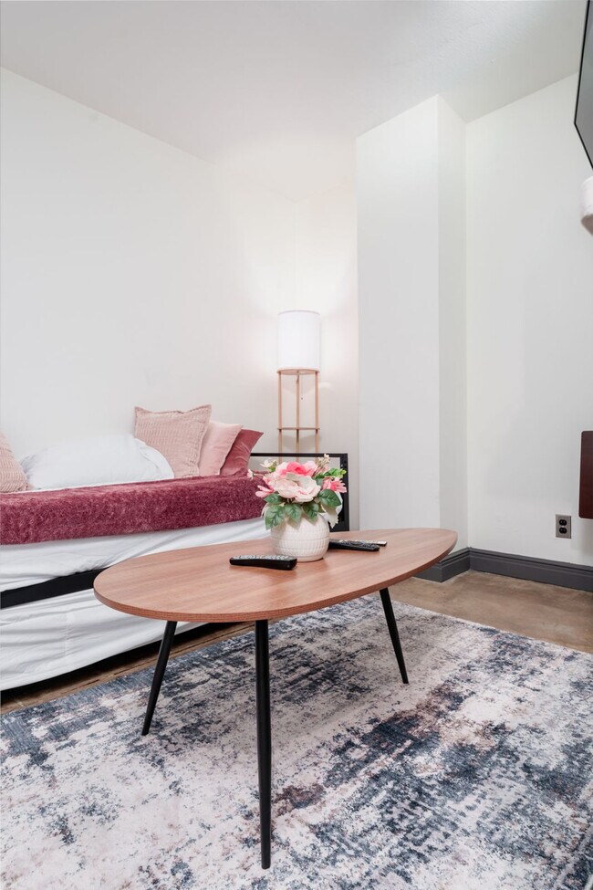 Foto del edificio - 201 S Chaparral St