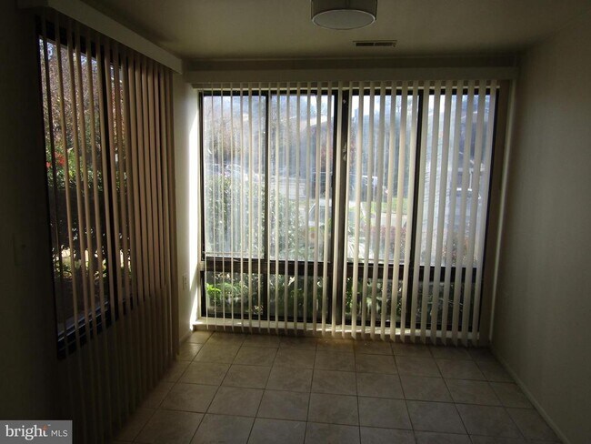 Building Photo - 18032 Chalet Dr