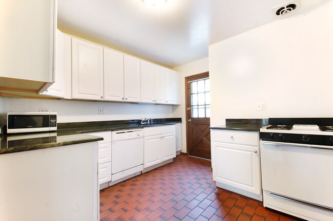 Building Photo - 1255 W Belden Ave