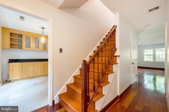 Foto del edificio - 7603 Heatherton Ln