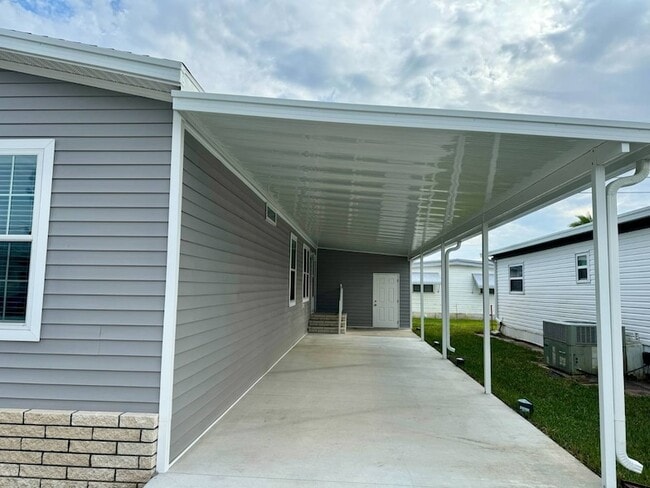 Photo - 1283 Jamestown Dr House