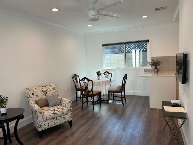 Foto del edificio - 4162 Woodcliff Rd