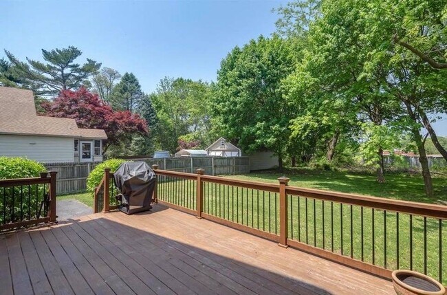 Deck - 217 Hunter St