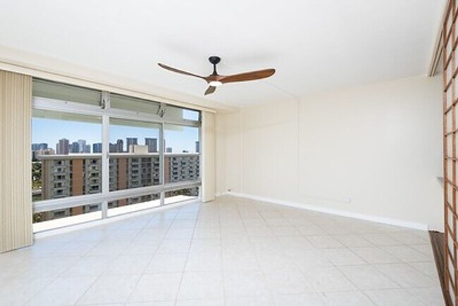 Foto del edificio - Centrally Located Queen Emma Gardens,