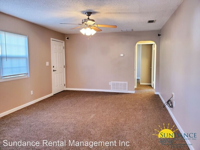 Building Photo - 3 br, 1.5 bath House - 55 Hummingbird Avenue