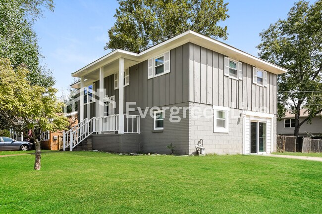 Building Photo - 4022 Sewall Dr SW