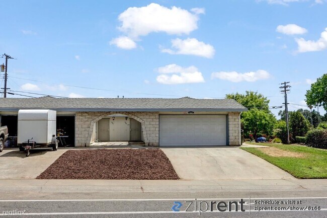 Building Photo - 2 br, 2 bath Duplex - 6100 Templeton Dr, C...