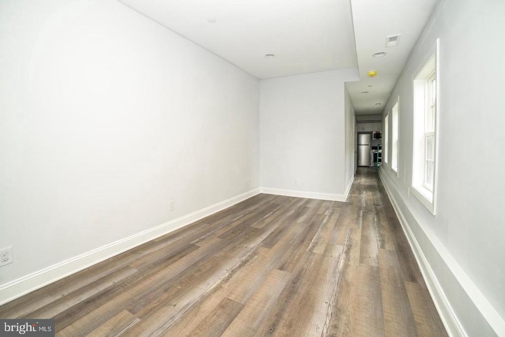 Primary Photo - 2149 N Uber St