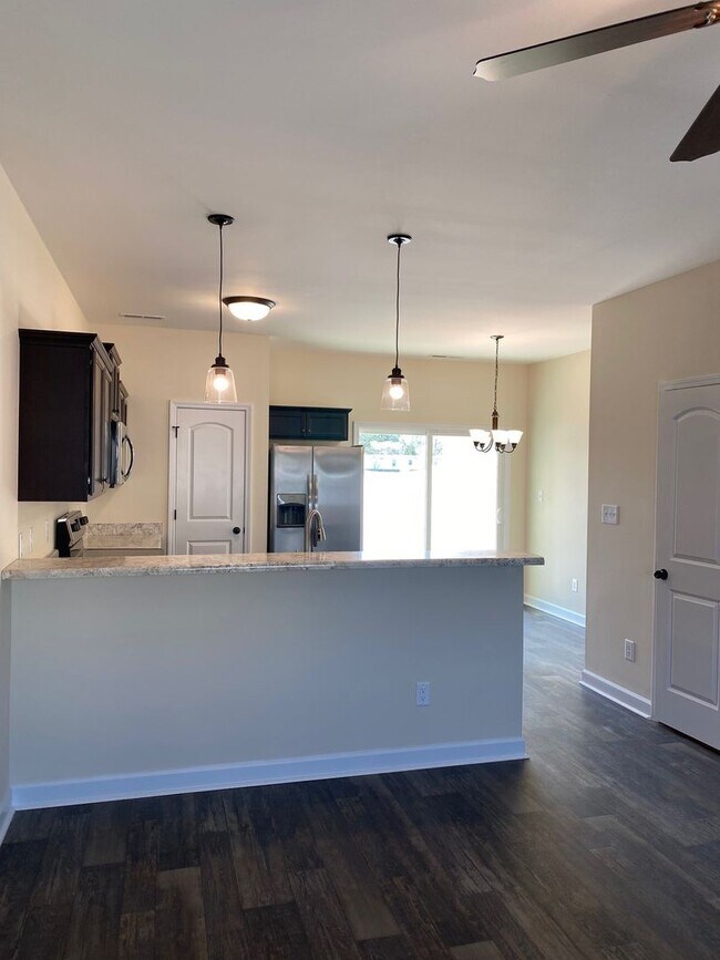 Building Photo - 2 bedroom, 2.5 bath end unit unfurnished townhouse in Sneads Ferry Justice Farm Townhome community