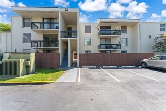 Building Photo - 8307 SW 142nd Ave