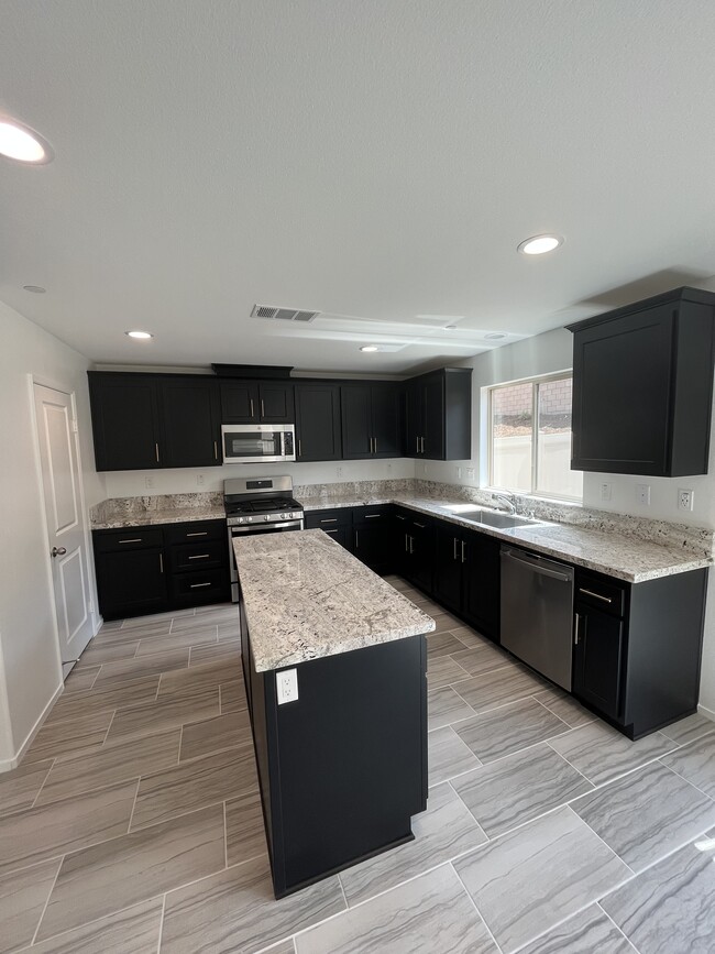 Building Photo - 24009 Raptor Way