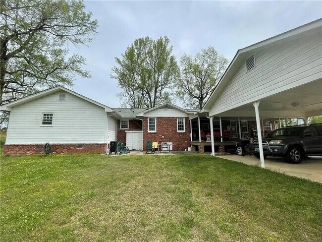 Building Photo - 3633 Loganville Hwy SW