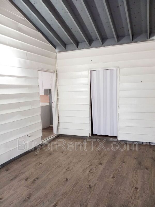 Foto del edificio - 1802 E 2nd St