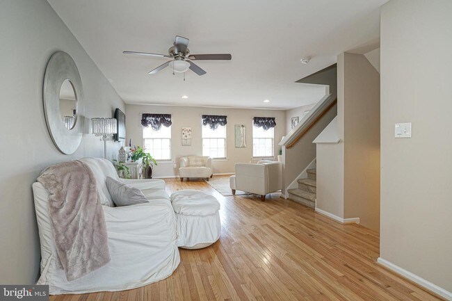 Building Photo - 15 Candlestick Ln