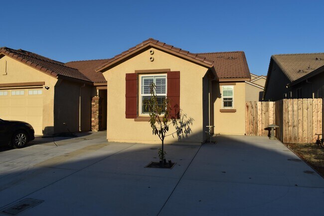 Building Photo - 964 Barcelona Dr