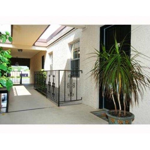 Foto del edificio - 5304 W Kennedy Blvd