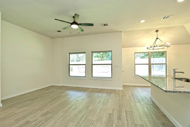 Foto del edificio - 10620 W Lakeview Dr