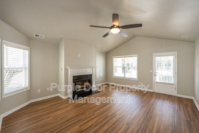 Building Photo - 120 Jaime Dr