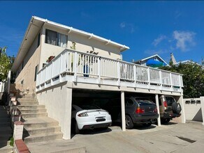 Building Photo - 230 Avenida Santa Barbara