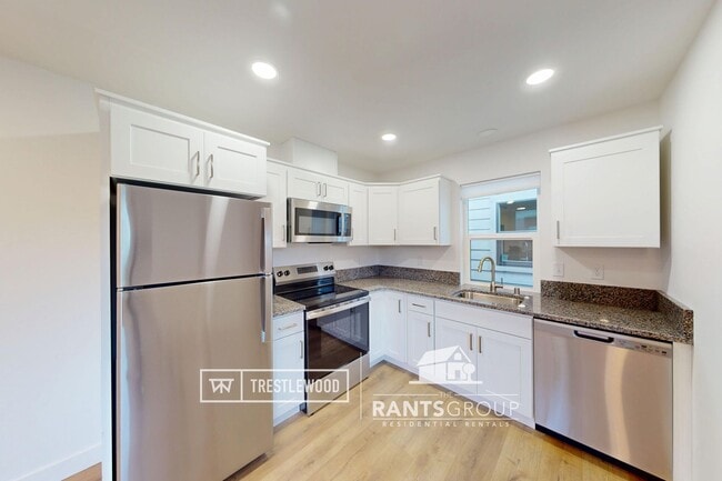 Building Photo - Easy I5 Access! 1 Bed ADU in Trestlewood!