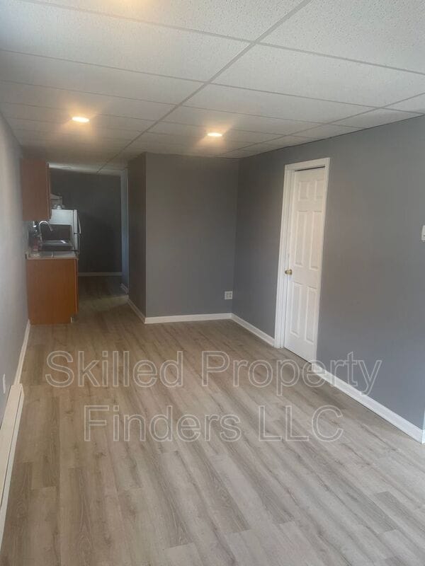 756 Main St Unit Apt 2B, Stroudsburg, PA 18360 Condo for Rent in