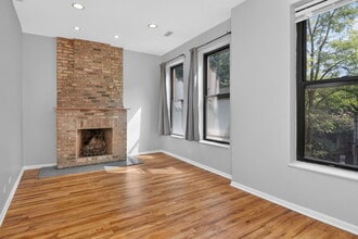 Building Photo - 1422 W Taylor St