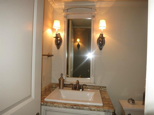 Building Photo - 401 Metairie Rd
